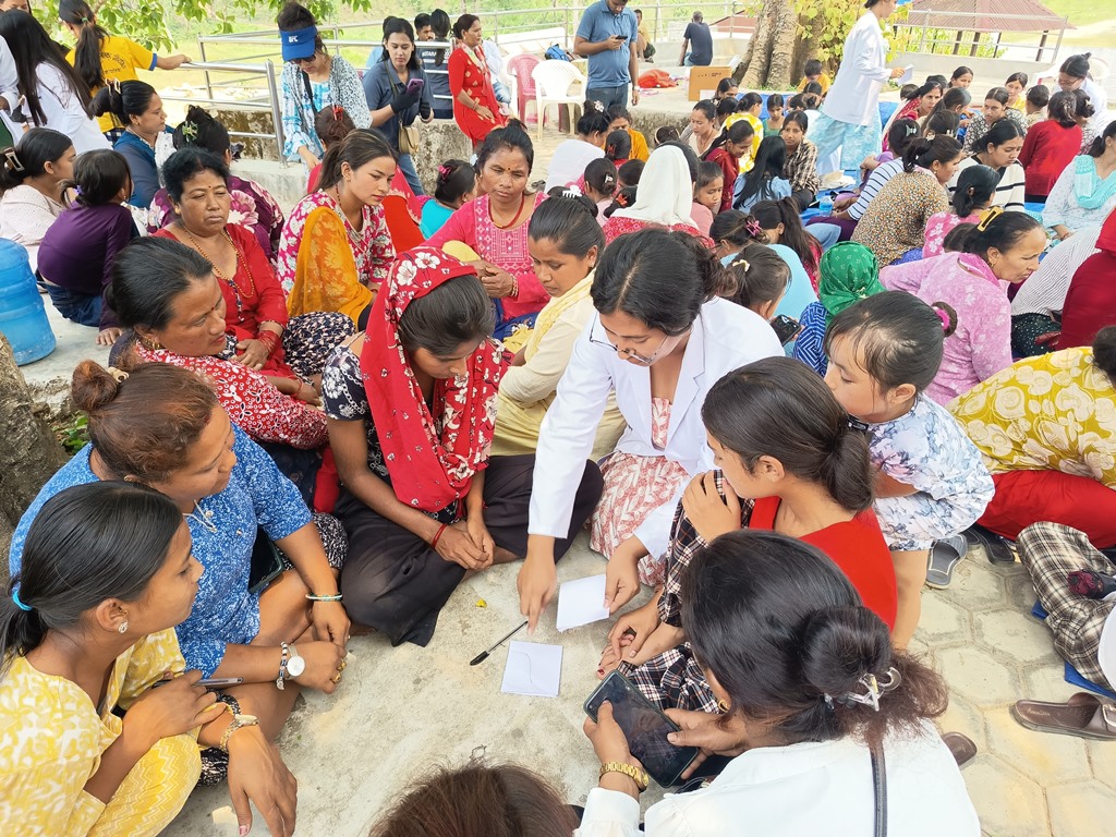 Training on making sanitary pads for women and adolecents girls